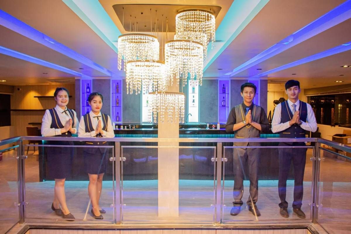 ล่องเรือดินเนอร์ Royal Princess Cruise ดื่มด่ำบรรยากาศยามค่ำคืน
